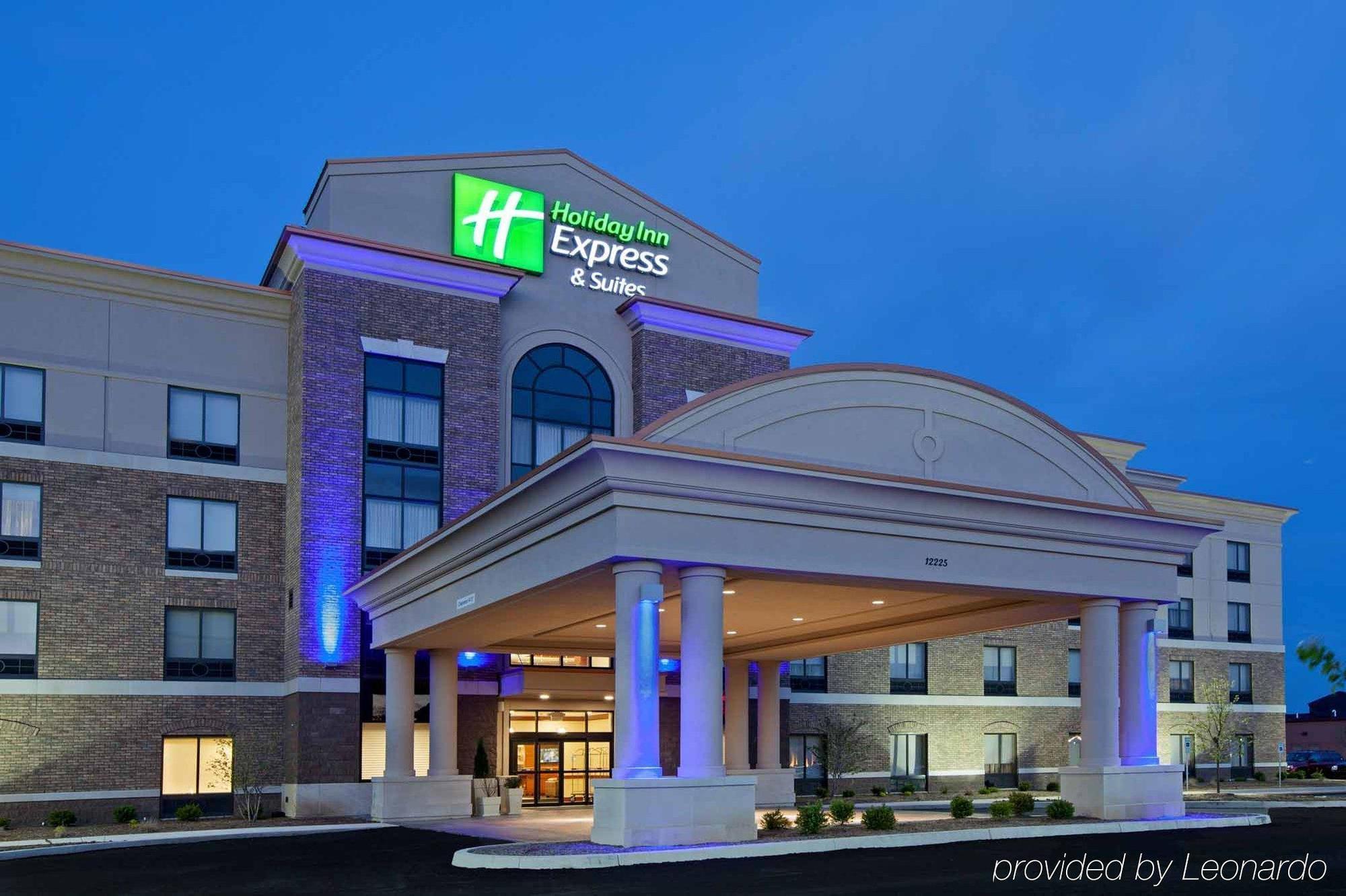 Holiday Inn Express & Suites Columbus/Edinburgh Exterior foto